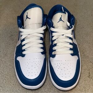 Jordan women’s Sneakers in Blue and White